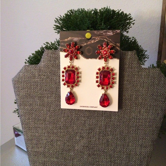 red ruby inspired Earring - Picture 2 of 3
